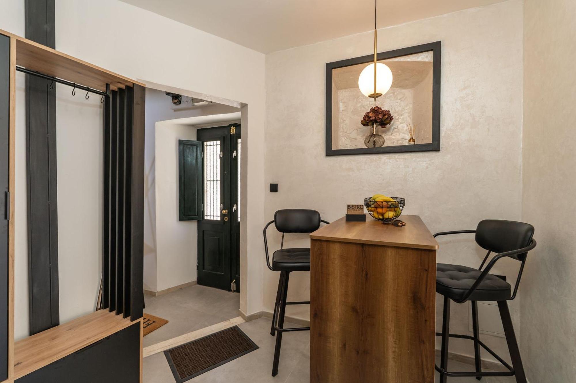 Perfect Old Town Location Two Bedroom House - L & M Prázdninový dům